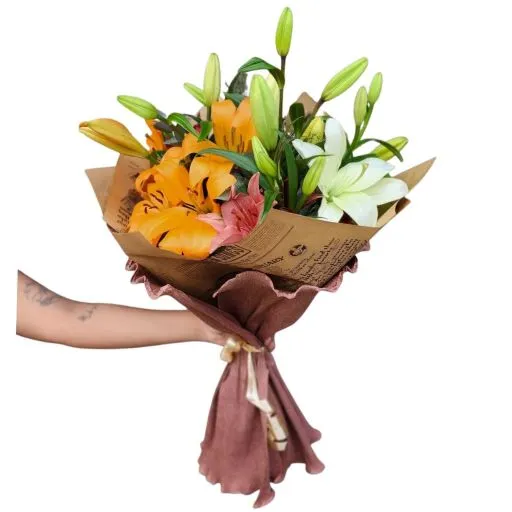 Ramo de flores lilium lirios terra